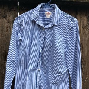 gap women’s striped button up